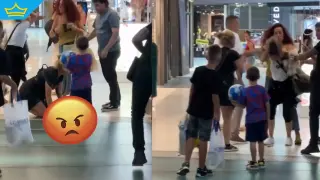 Скандална саморазправа между родители в столичен мол пред очите на деца (видео)