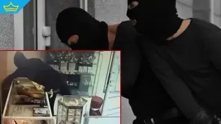 Задържаха двама младежи за кражба от бижутериен магазин в Дупница (видео)