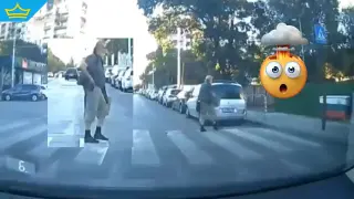 Пешеходец „се хвали“ с пистолет пред шофьор посред бял ден в София (видео)