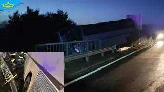 Автобус с работници едва не падна в дере след удар с тир край Харманли