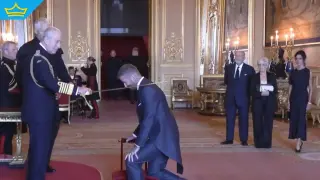 Бекъм най-накрая получи рицарското си звание (видео)