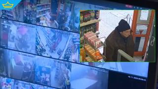 Наглост без дъно – крадец задигна 300 лева от кутия за лечение на момиче (видео)