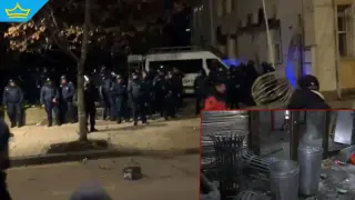 След протеста централата на "ДПС-Ново начало" осъмна с кофи за боклук пред входа (видео)