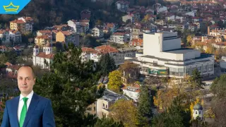 Кметът на Враца заплашва да съди протестиращи, защото виковете "оставка" били тормоз