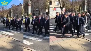 Шест коли охрана и ограничено движение: Пеевски слезе „при хората“ в Кърджали (видео)