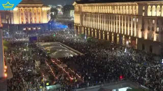 Стотици хиляди хора в цялата страна призовават за оставка на правителството (снимки)