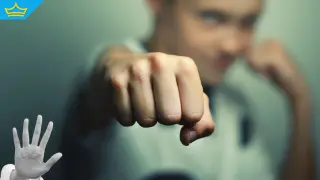 Насилието не спира: 16-годишно момче преби майка си в Перник