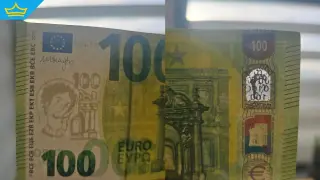 Пипни, погледни, наклони: Как да разпознаем фалшиви евробанкноти