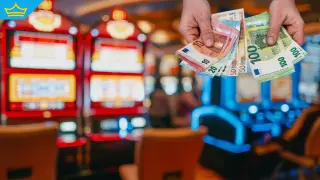 Мъж получи печалбата си от казино във фалшиво евро