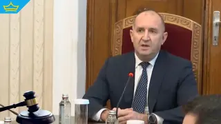 Президентът депозира оставката си в Конституционния съд (видео)