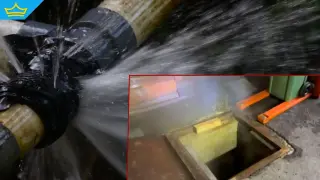 Тръба на „Топлофикация“ продължава да „изригва“ в блок в столичния Дианабад (видео)