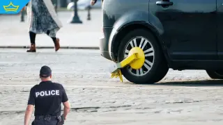 Мъж удари полицай, след като сам свали скоба от колата си
