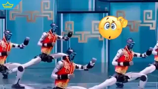 Хуманоидни роботи показаха бойни умения в най-гледаното шоу в Китай (видео)