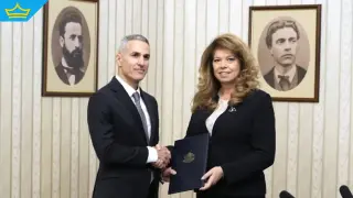 Йотова официално назначи кабинета "Гюров"