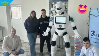 Ученици от Добрич създадоха робот с локален изкуствен интелект (видео)