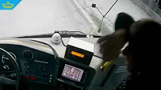 Нападнаха с юмруци шофьор на автобус в Русе (видео)