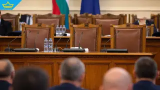 Парламентът се събира извънредно на 1 април