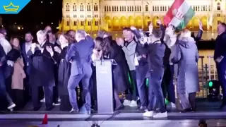 Танцът на победата: унгарски депутат взриви мрежата след падането на Орбан (видео)