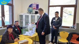 Делян Пеевски гласува в благоевградското село Бабяк