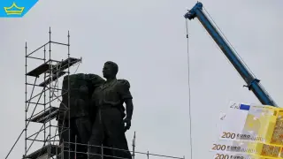 Демонтират скелето около Паметника на Съветската армия