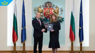 Парламентът започва работа с две временни комисии под контрола на мнозинството