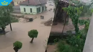 Порой наводни улици и дворове във Великотърновско, евакуират жители на Присово