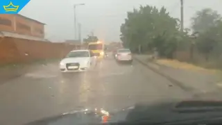 Силна буря с градушка удари София