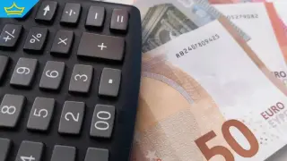КФН запази огромните заплати на ръководството си
