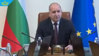 България извади трима души от 21-вия пакет санкции срещу Русия (видео)