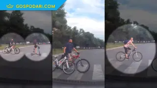 ТариКАТ Парад: Джигит на колело пресича (видео)