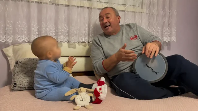 Ето как банкетна култура се възпитава от ранна детска възраст (видео)