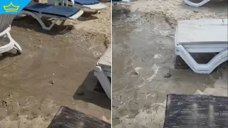 Сигнал от „Каваците“: Странна вода извира директно на плажа (видео)