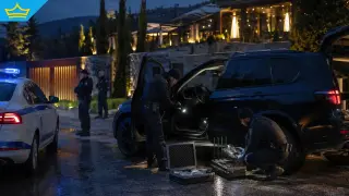 Полицейска патрулка охранявала заведението с GPS заглушителя