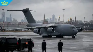 Американски военен самолет кацна в Москва, а официално обяснение за мисията му засега няма