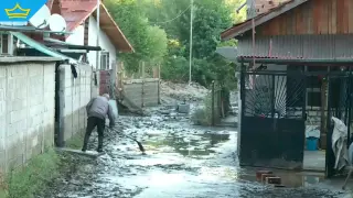 Продължава издирването на 58-годишния мъж, отнесен от водите в Пещера (видео)