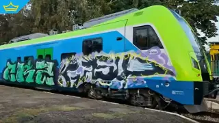 Новите влакове отново станаха мишена на вандали, този път в Перник (видео)