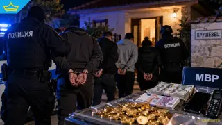 Крадци пребиха и завързаха с тиксо възрастен мъж в дома му в Бургаско