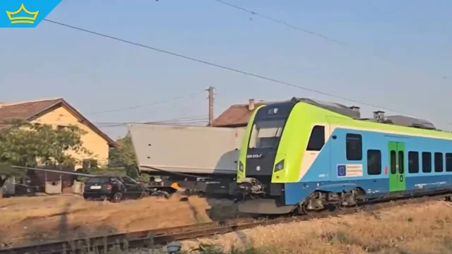 Влак удари камион на жп прелез без бариера край Враца