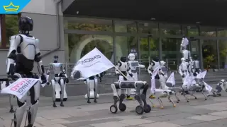 Необичаен протест във Варшава: Роботи поискаха защита на работните места (видео)