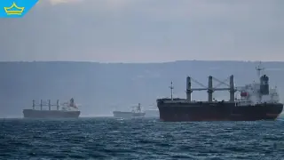 12 души са пострадали при нов удар с дрон по кораб в Черно море на мили от Варна