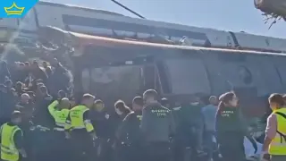 Десетки загинали и ранени при влакова катастрофа в Испания, обявен е тридневен траур