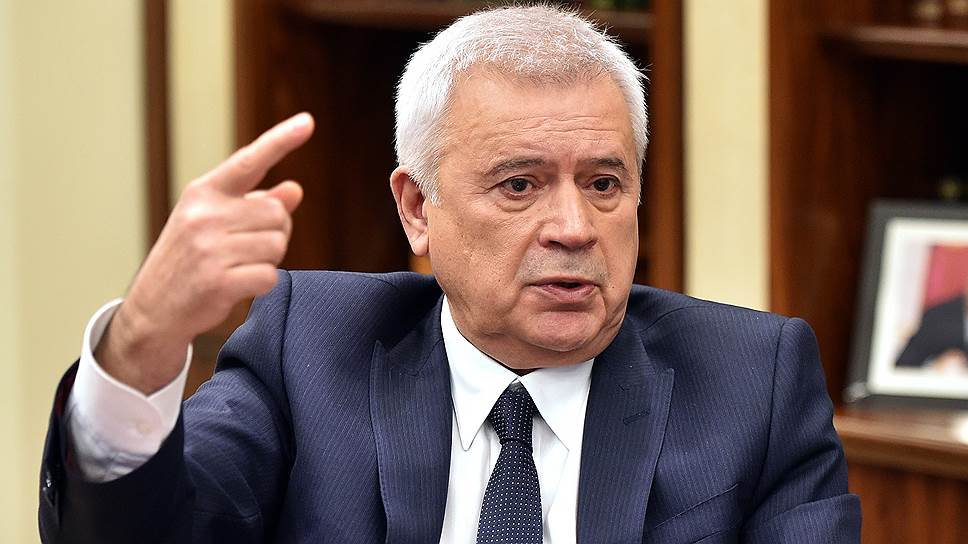 Несменяемият Вагит Алекперов напусна ръководството на "Лукойл" след 29 години на власт