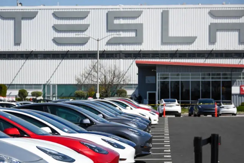 Илон Мъск се превърна в най-богатия човек на планетата след голяма сделка на Tesla