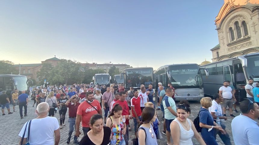 Национален протест във вторник блокира кръстовища и гранични пунктове и спира автобусите