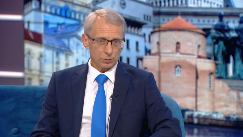 Проф. Денков: Не можем да пуснем децата без тестове - имаме 17 починали и 150 в болница