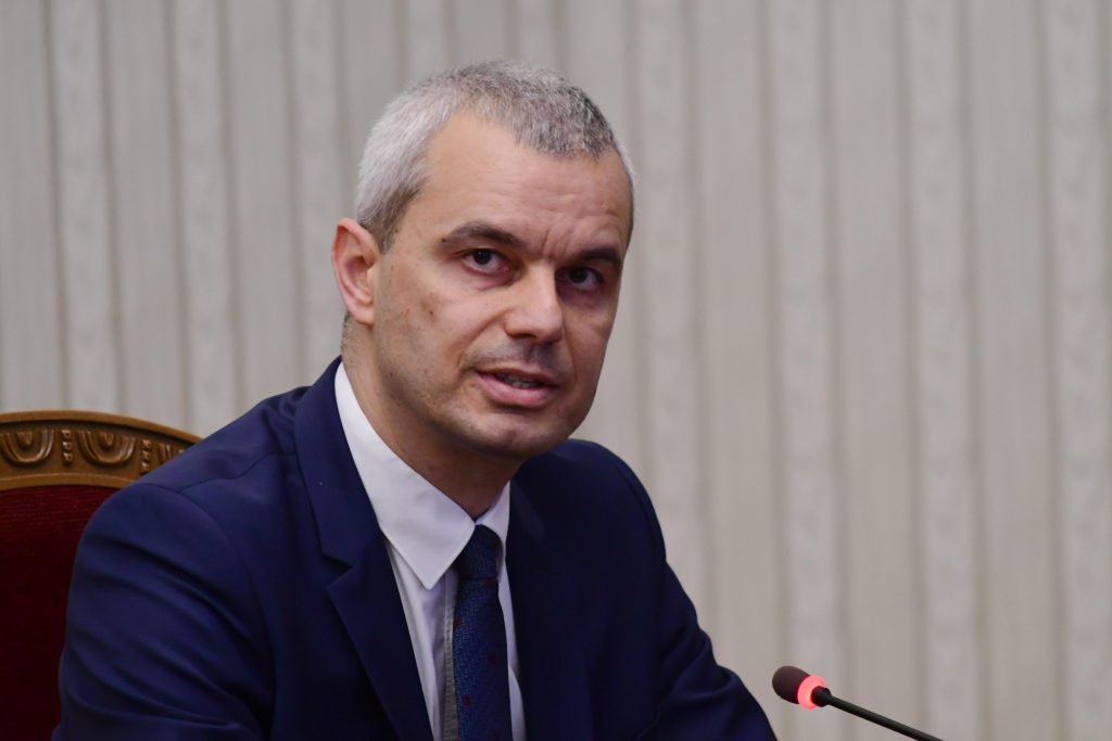 Партия "Възраждане" е против ваксините, но 1/3 от депутатите им са имунизирани (видео)