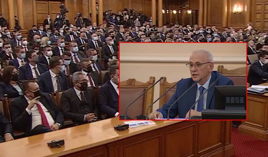 Обвинения, обещания и оправдания още в първия ден на новия парламент