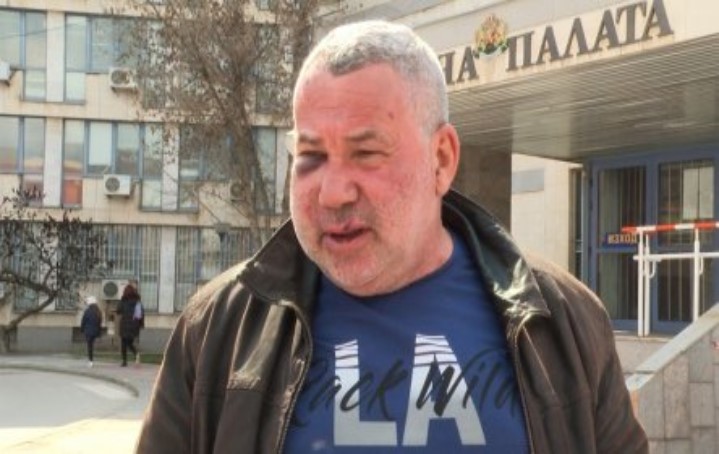 Близо година прокуратурата разследва дали селски кмет е бил пребит в офис на ГЕРБ