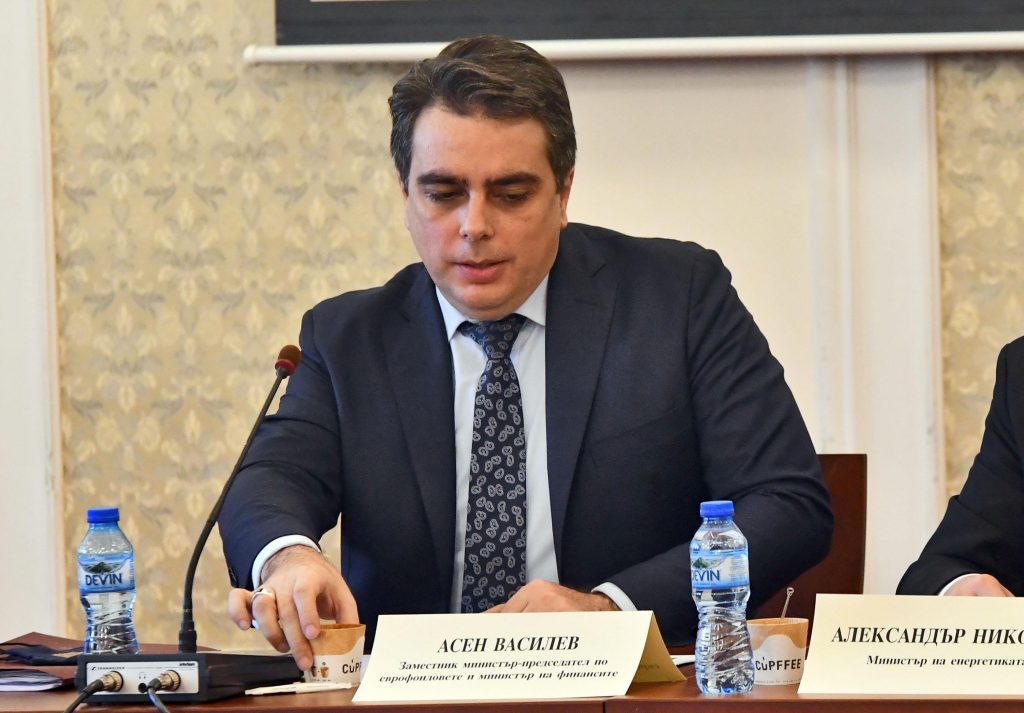 Асен Василев: НАП е раздала 31,8 млн. за бонуси