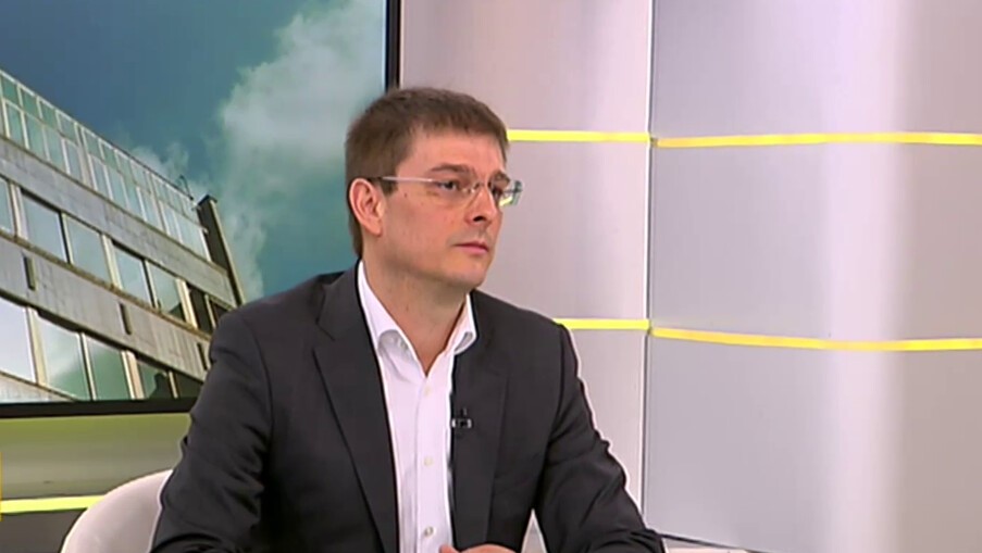 Отстраненият директор на "Кинтекс": България изнася оръжия за Украйна чрез посредници 